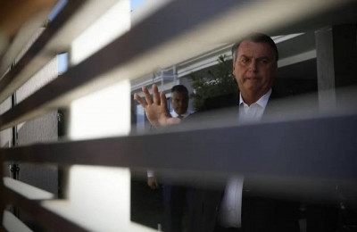 Bolsonaro depõe na Polícia Federal e nega participação na fraude do cartão de vacina
